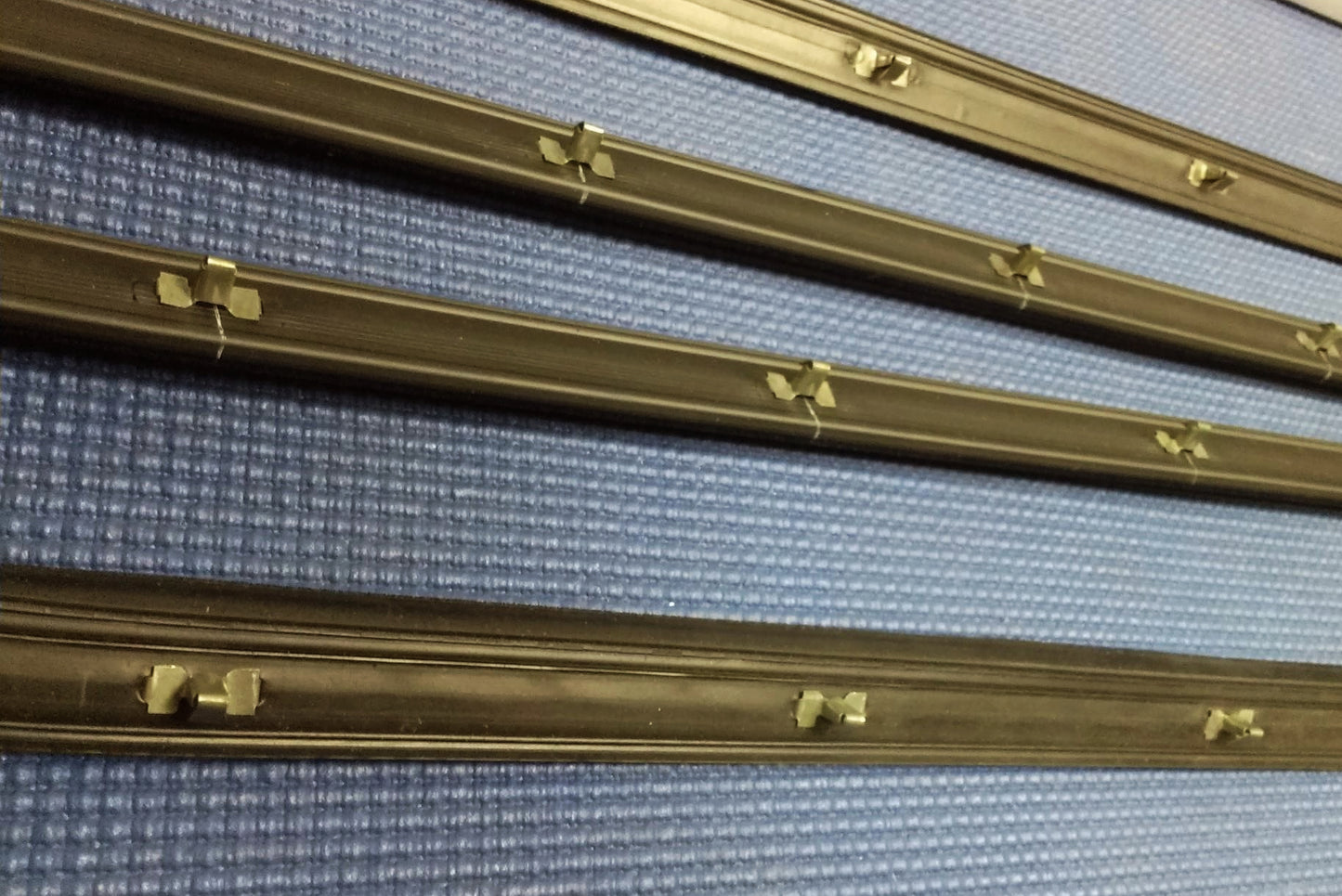 1973 - 1979 FORD PICKUP TRUCK COMPLETE DOOR RUN CHANNELS WINDOWFELT FUZZIES KIT