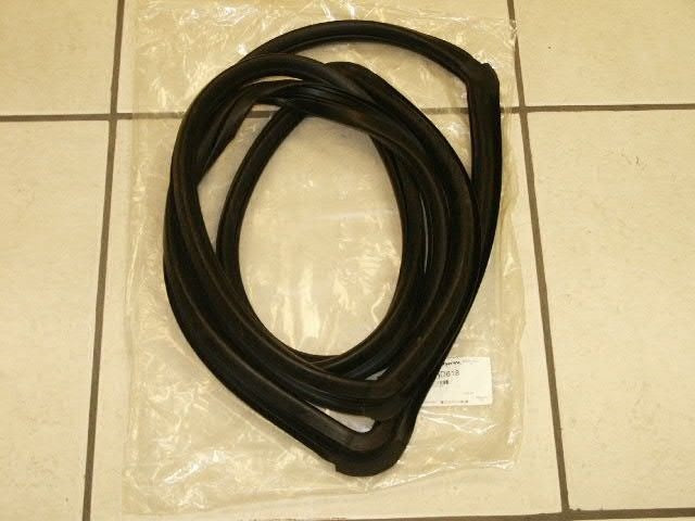 1977-1979 FORD PICKUP 78-79 BRONCO WINDSHIELD MOLDING RUBBER WEATHER SEAL GASKET