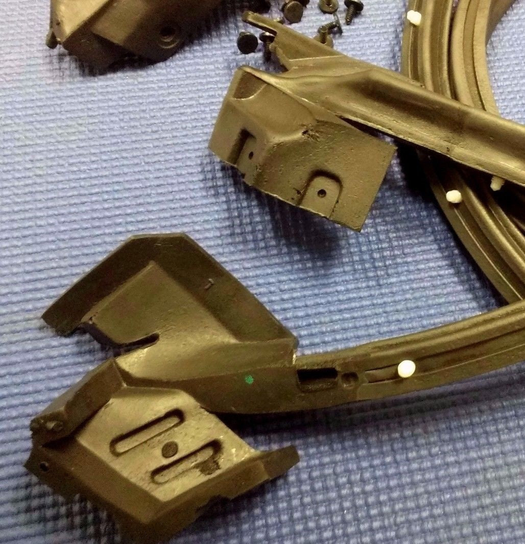 1968 1969 Chevrolet Camaro Rubber Door Seal Set With Molded Ends And Clips Lt&rt