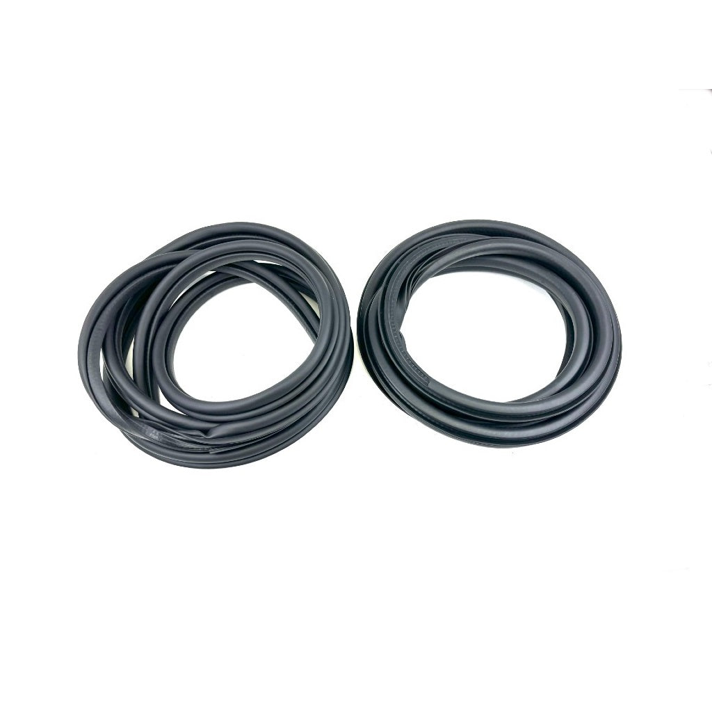 2003 GMC Savana Van Door Seal on body Kit