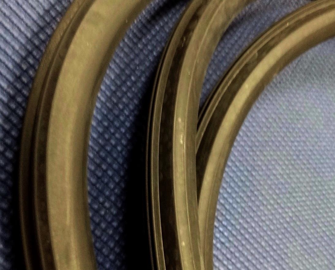 1976 - 1986 JEEP CJ5 CJ7 DJ5 AND SCRAMBLER BLACK RUBBER WINDSHIELD SEAL GASKET