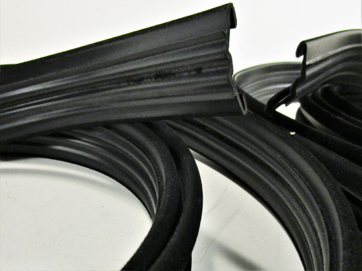 1968 1972 CHEVROLET CHEVY NOVA 2 DOOR DOOR GLASS RUBBER FELT RUN CHANNEL SET