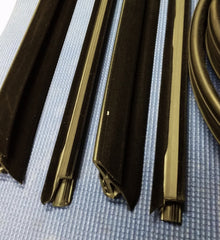 1994-2002 DODGE RAM PICKUP TRUCK FRONT DOOR WINDOW FELT AND RUN CHANNEL SEAL SET