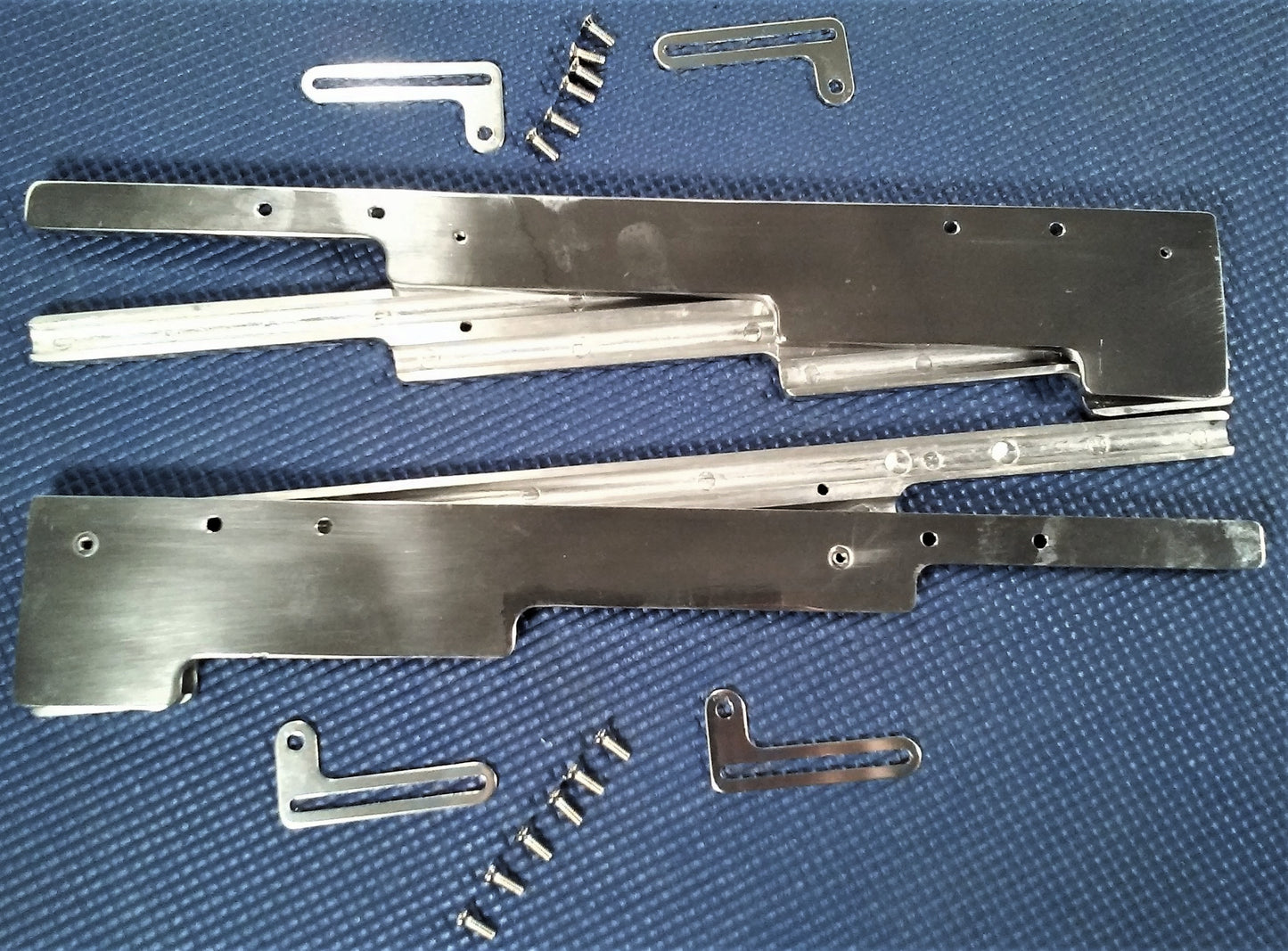 CHEVROLET SMALL BLOCK CHEVY POLISHED BALL MILL BILLET ALUMINUM SPARK PLUG LOOMS