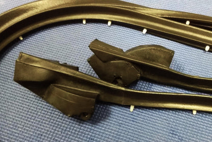 1970 - 1981 CHEVROLET CAMARO PONTIAC FIREBIRD RUBBER WEATHER DOOR SEAL KIT