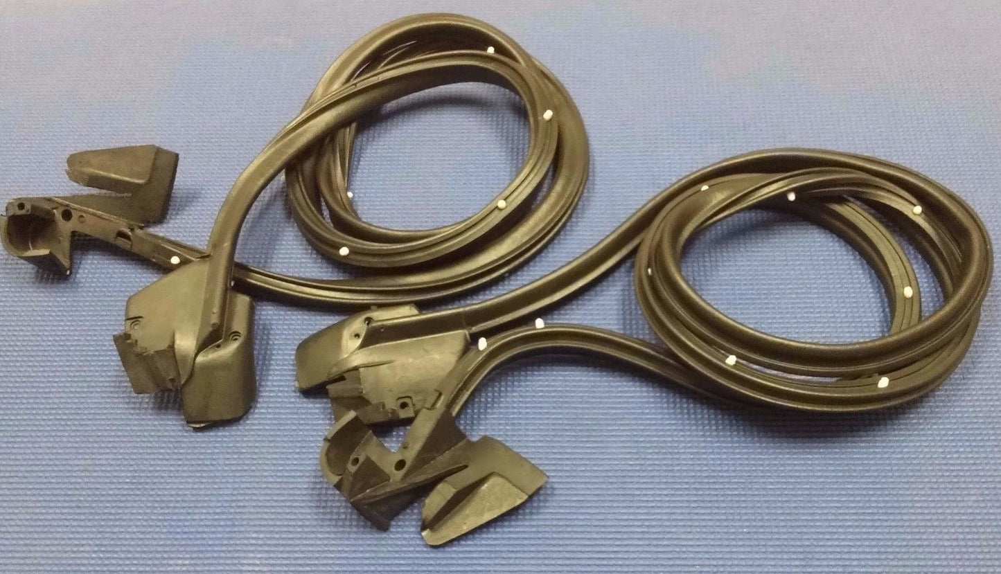 1969-1972 BUICK SKYLARK PONTIAC GRAND PRIX DOOR RUBBER WEATHER SEAL SET W/ CLIPS