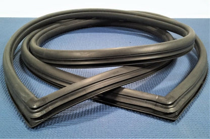 1981 1982 CHEVROLET LUV PICKUP TRUCK FRONT WINDSHIELD BLACK RUBBER SEAL GASKET