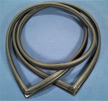 1981 1982 CHEVROLET LUV PICKUP TRUCK FRONT WINDSHIELD BLACK RUBBER SEAL GASKET