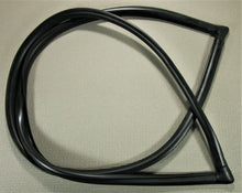1982-1993 CHEVROLET S10 GMC S15 PICKUP TRUCK REAR WINDOW BLK RUBBER SEAL GASKET TOP VIEW