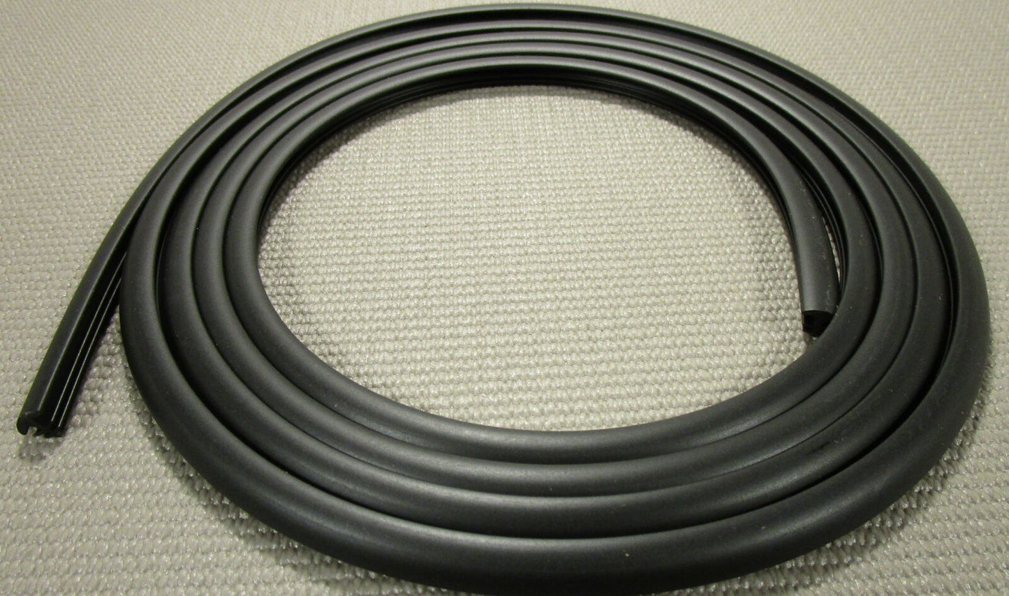 1985-1992 CHEVROLET CAMARO PONTIAC FIREBIRD GRAND AM WINDSHIELD MOLDING KIT