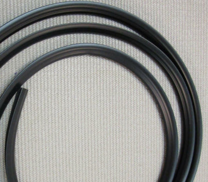 1982-1993 CHEVROLET S10 P-UP BLAZER GMC S15 WINDSHIELD BLACK RUBBER MOLDING KIT