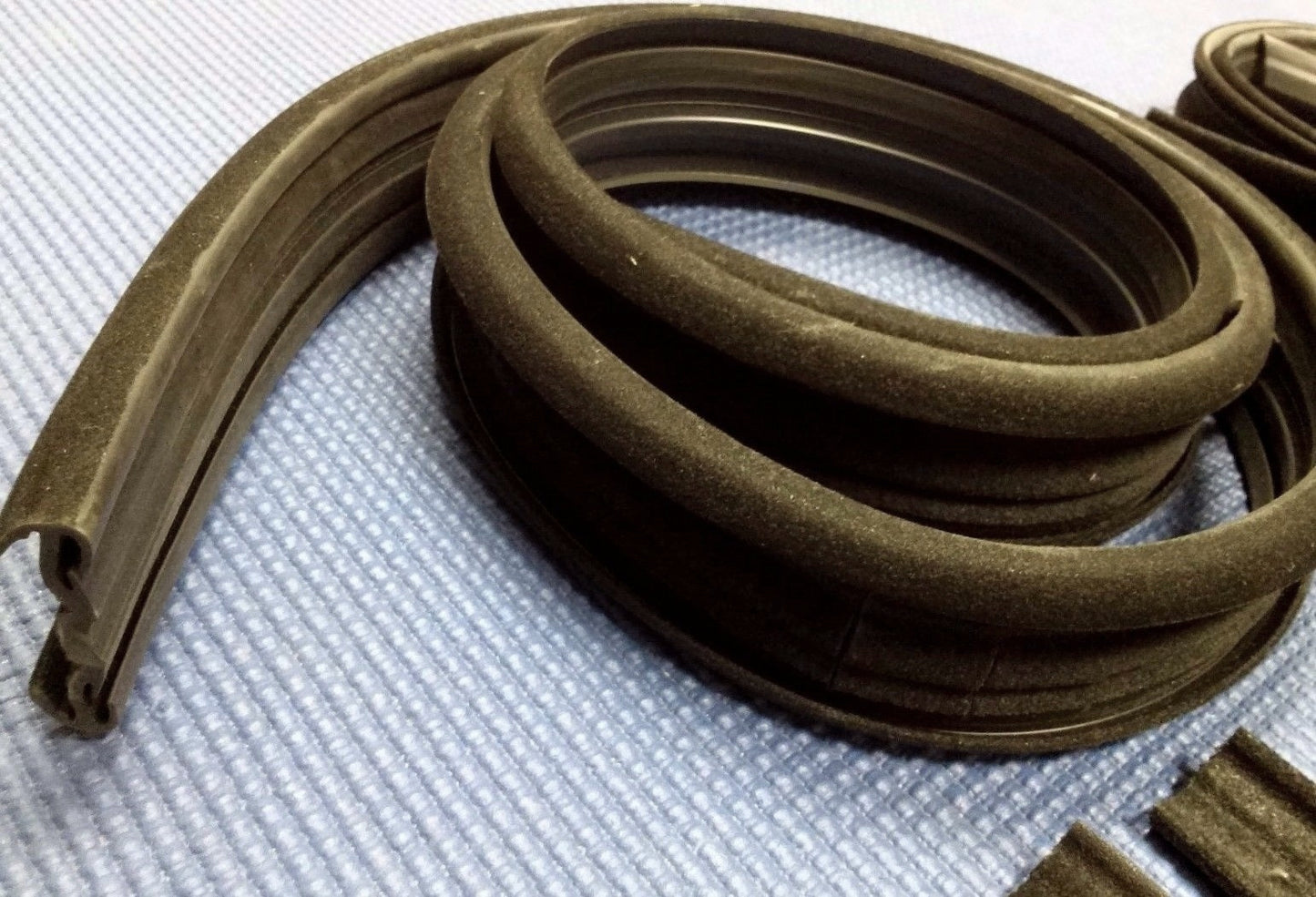 1972-1977 DODGE D100 PICKUP TRUCK RUBBER DOOR SEALS RUN CHANNELS WINDOWFELTS KIT
