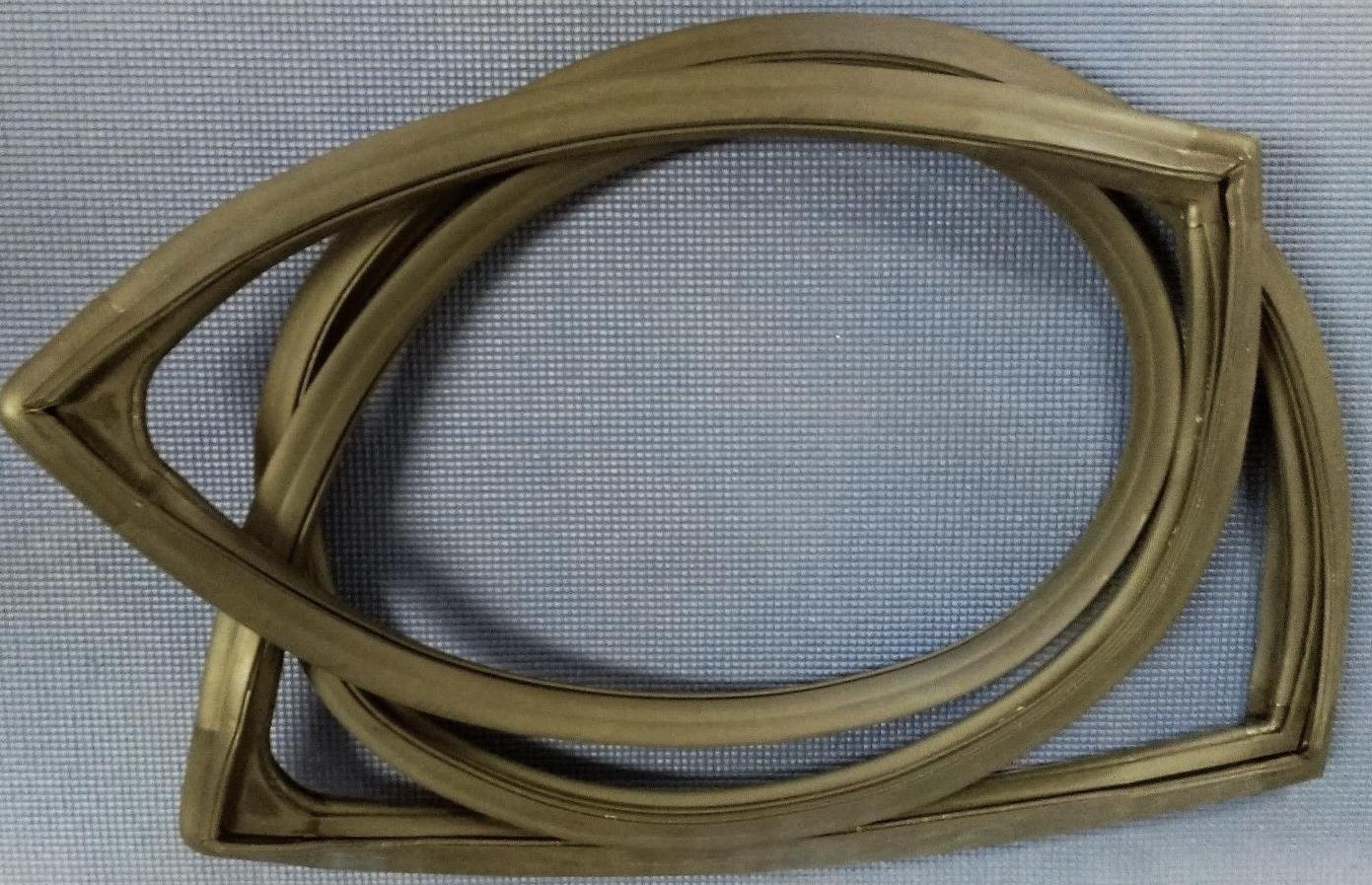 1963 - 1991 JEEP WAGONEER AND PICK-UP WINDSHIELD RUBBER SEAL GASKET IN STOCK