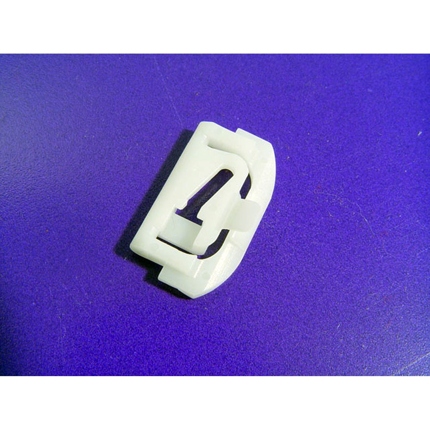 1-1/4" x 3/4"Lower Side Window Reveal Molding Clip For Century 1975-1985 WF 214