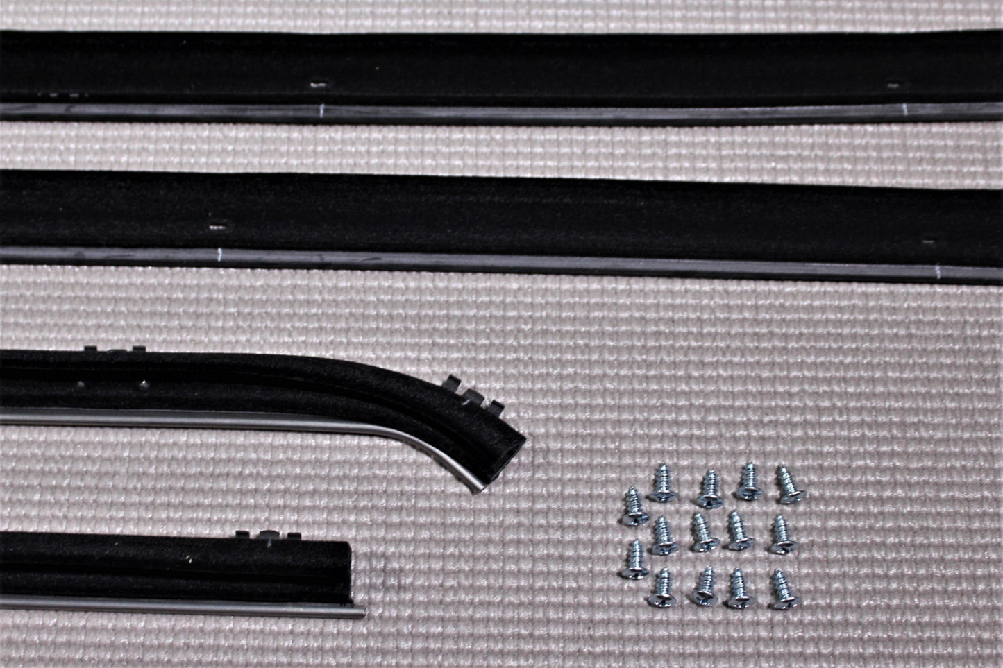 1973-1976 DODGE DART SWINGER OUTER WINDOW FELT RUBBER 4PC REPLACEMENT SET